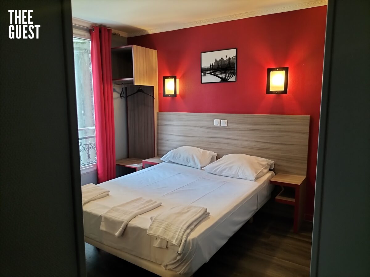 Bedroom Hipotel Paris Gambetta République Thee Guest 4