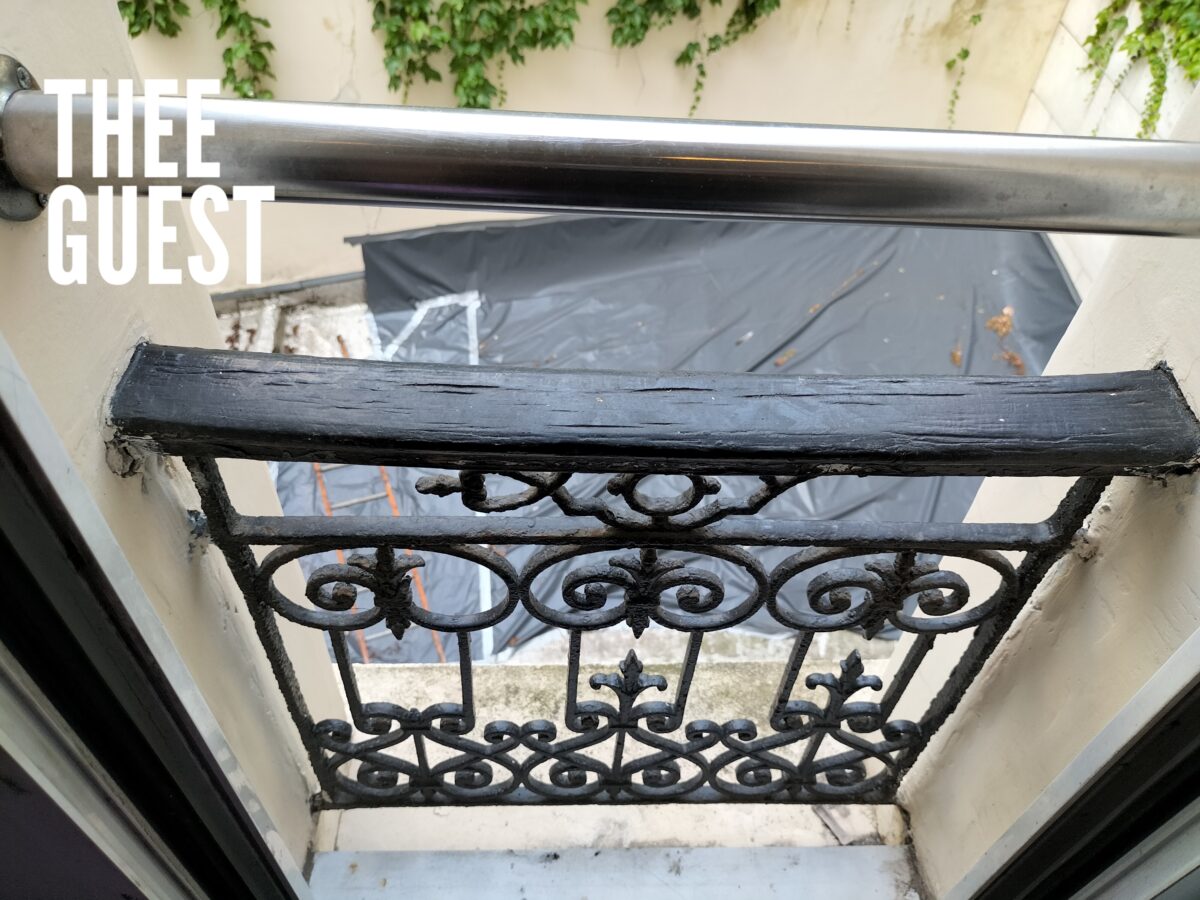 Balcony Hipotel Paris Gambetta République Thee Guest 1