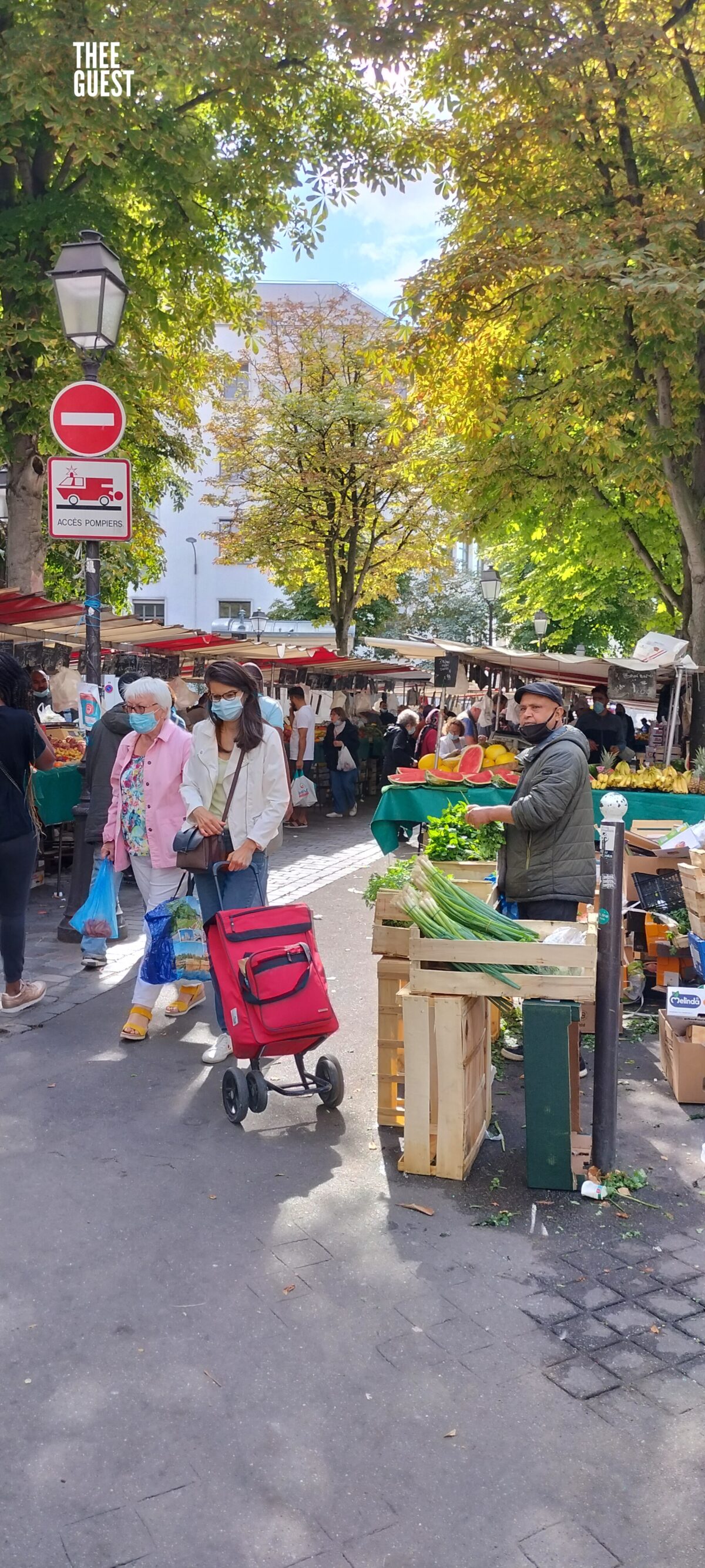 Marché Rue des Pyrénées Hipotel Paris Gambetta République 1