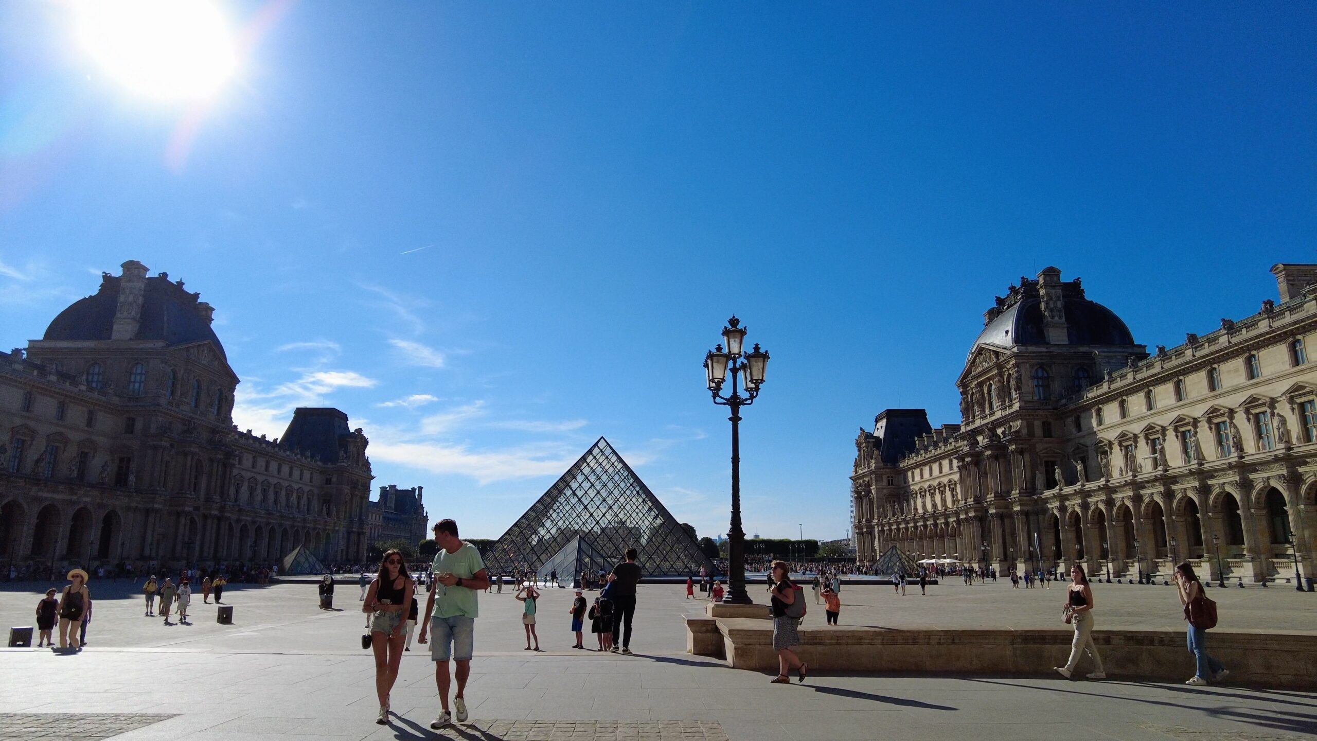 La Pyramide du Louvre Place du Carrousel Walk in Paris Jardin Nelson Mandela Musée du Louvre Thee Guest