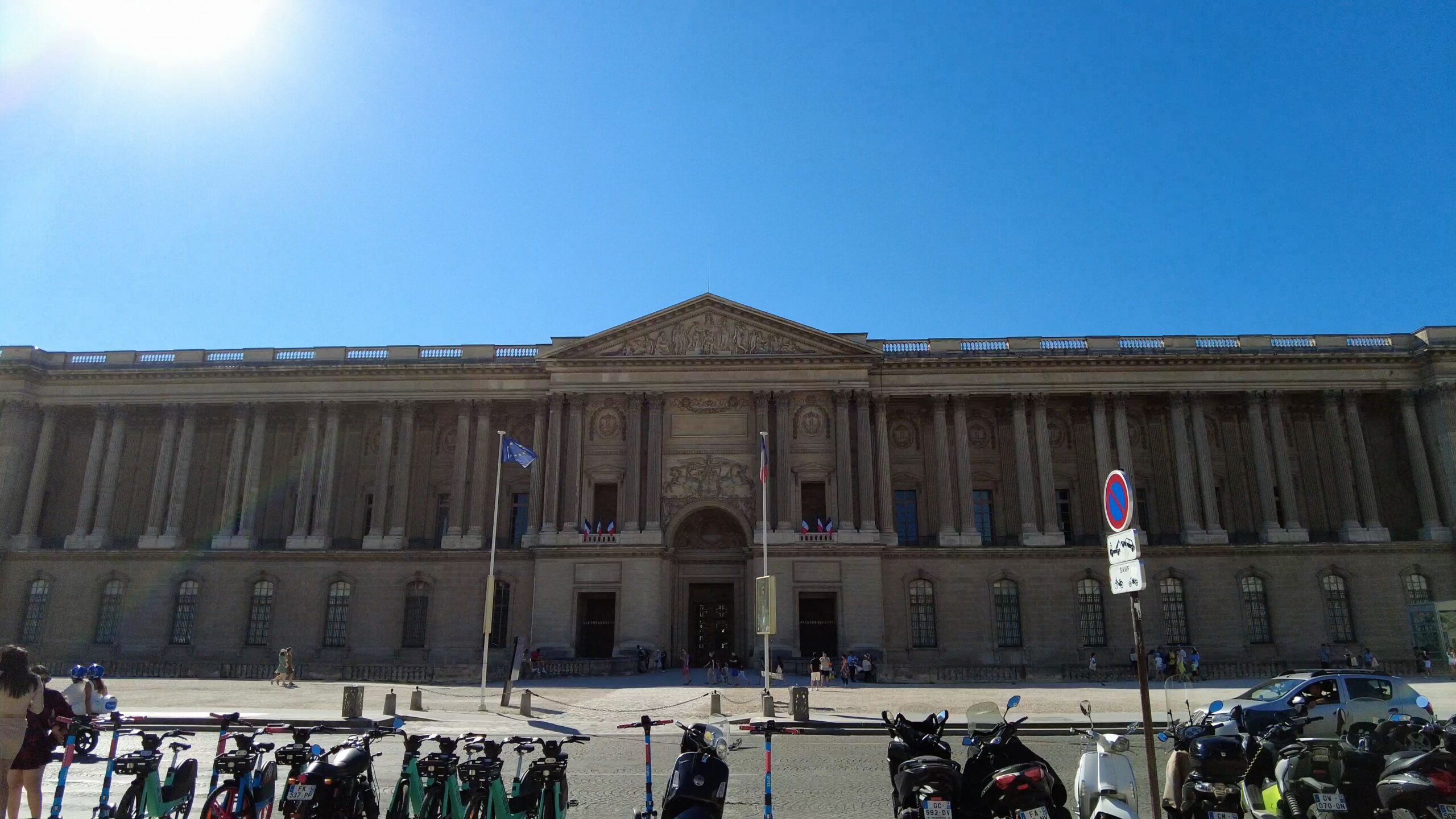 Place du Louvre - Musée du Louvre Walk in Paris Jardin Nelson Mandela Musée du Louvre Thee Guest