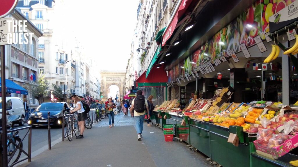 Walk in Paris Boulevard de Magenta Boulevard de Strasbourg Rue du Faubourg Saint-Denis Top Fruits Thee Guest