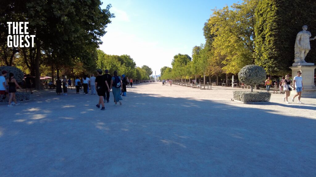 Walk in Paris Arc de Triomphe du Carrousel Tuileries Funfair Allée centrale Thee Guest