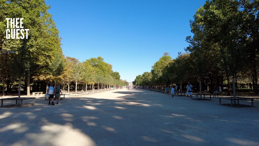 Walk in Paris Arc de Triomphe du Carrousel Tuileries Funfair Allée centrale 2 Thee Guest